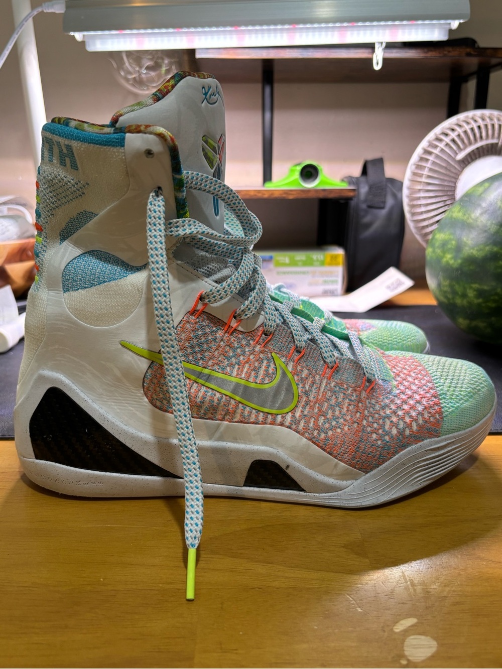 NIKE KOBE 9 ELITE PROTRO ‘WHAT THE’ SNEAKERS MENS.